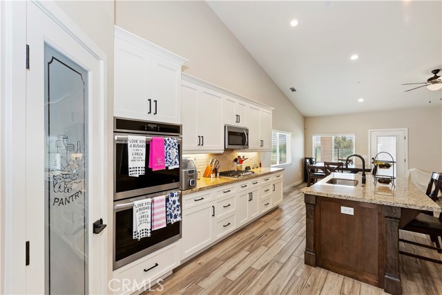 Detail Gallery Image 13 of 29 For 14027 Driftwood Dr, Victorville,  CA 92395 - 4 Beds | 2 Baths