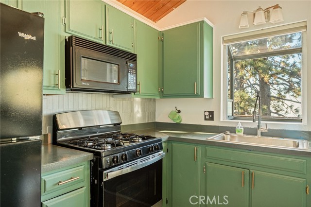 31603 Panorama, Running Springs, CA 92382