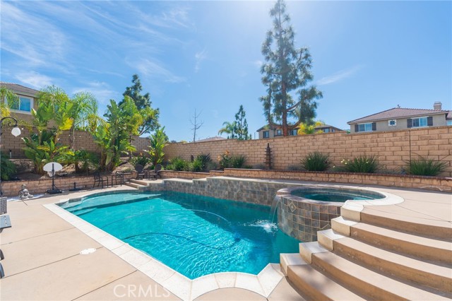 Detail Gallery Image 5 of 32 For 2295 Shanna Carle Dr, Corona,  CA 92882 - 4 Beds | 3/1 Baths