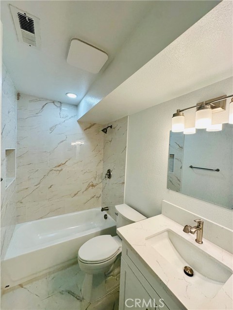 Detail Gallery Image 14 of 17 For 2380 Benidorm Cir, Corona,  CA 92879 - 3 Beds | 3 Baths