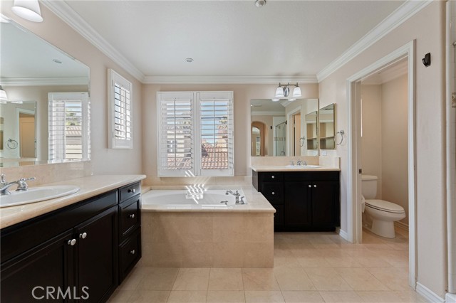 Detail Gallery Image 11 of 37 For 21386 Armilla, Huntington Beach,  CA 92648 - 2 Beds | 2/1 Baths