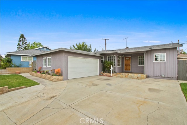 352 Granada Court, La Habra CA: https://media.crmls.org/medias/04761d87-a541-4477-b77e-a6f050a8dbf9.jpg
