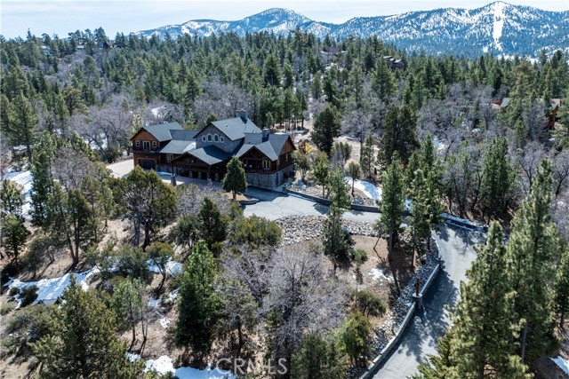 858 Fox Tower Way, Big Bear Lake CA: https://media.crmls.org/medias/04768cf0-6a9b-4be5-acd5-21885c5511a8.jpg