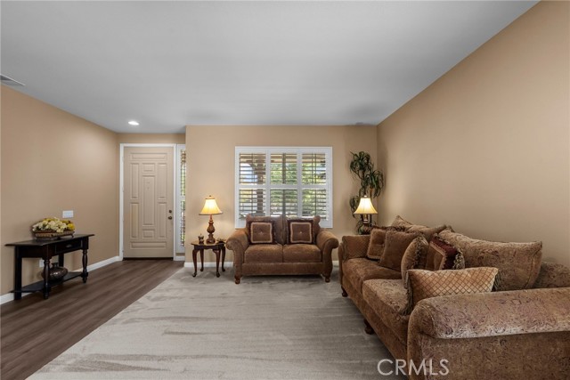 30444 Hidden Valley Court, Castaic CA: https://media.crmls.org/medias/0476d57d-8e12-427f-a365-5bc1e75ce563.jpg