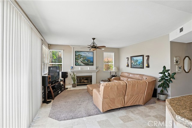 51 Corte Madera, Lake Elsinore CA: https://media.crmls.org/medias/0476f5e6-b250-48b3-ab0e-2aa3b22d56ba.jpg