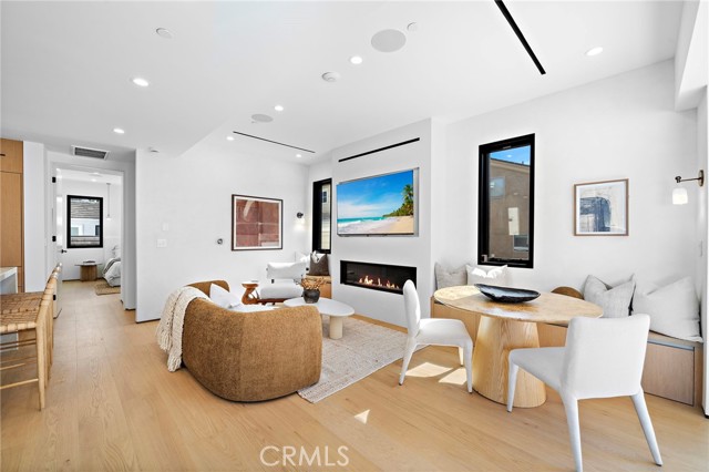 Detail Gallery Image 17 of 54 For 612 1/2 Begonia, Corona Del Mar,  CA 92625 - 2 Beds | 2/1 Baths