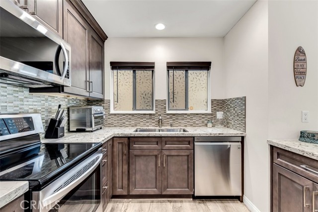 Detail Gallery Image 9 of 41 For 2096 Ronda Granada #O,  Laguna Woods,  CA 92637 - 2 Beds | 2 Baths