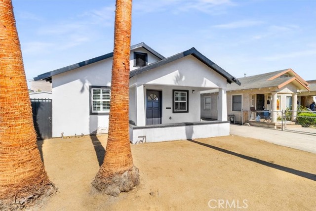Detail Gallery Image 8 of 69 For 6616 Denver Ave, Los Angeles,  CA 90044 - 6 Beds | 5/1 Baths