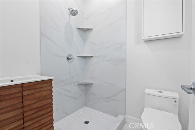 Detail Gallery Image 9 of 9 For 1927 Pelham Ave #4,  Los Angeles,  CA 90025 - 2 Beds | 2 Baths