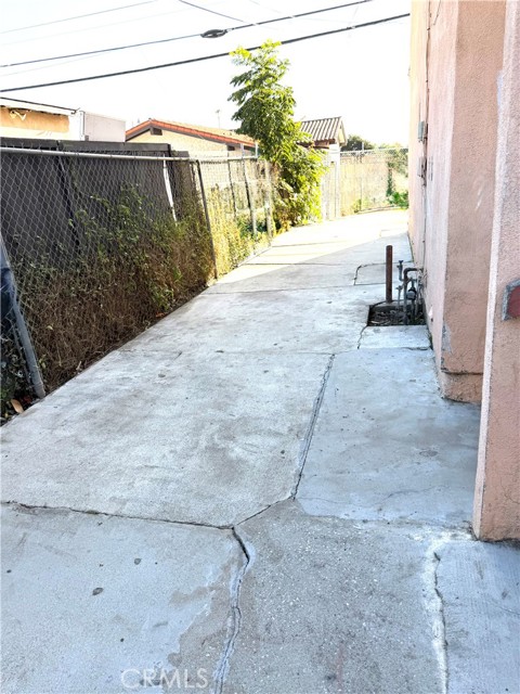 Detail Gallery Image 4 of 16 For 814 E Erna Ave #B,  La Habra,  CA 90631 - 3 Beds | 2 Baths