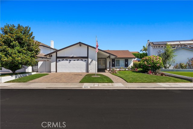 Detail Gallery Image 1 of 44 For 6811 Jardines Dr, Huntington Beach,  CA 92647 - 3 Beds | 2 Baths