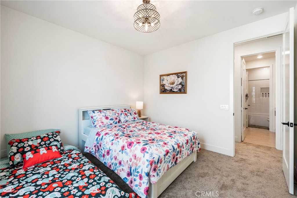 MLS #OC25271092 image #31