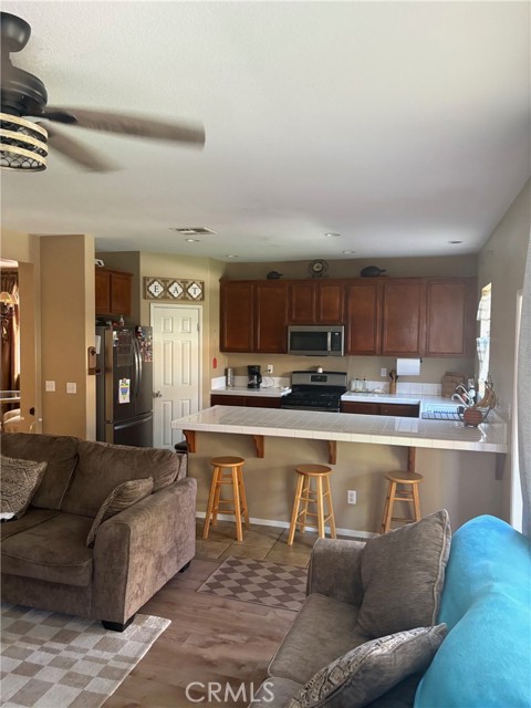 1446 Avila Drive, Perris CA: https://media.crmls.org/medias/047a9070-739d-4dc6-af83-659e1f38b8e5.jpg