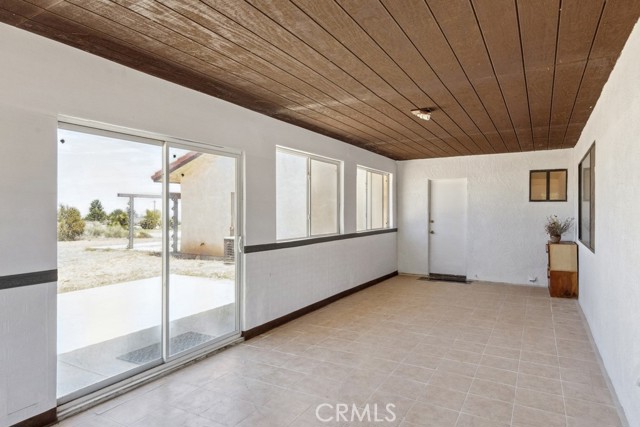 8636 Riggins Road, Phelan CA: https://media.crmls.org/medias/047aa303-524c-4cc8-96c2-a8f759f6f159.jpg