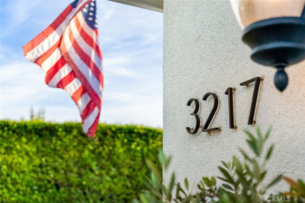 https://media.crmls.org/medias/047b1e0b-319a-46f5-b291-afbd64018dfb.jpg?preset=X-Large
