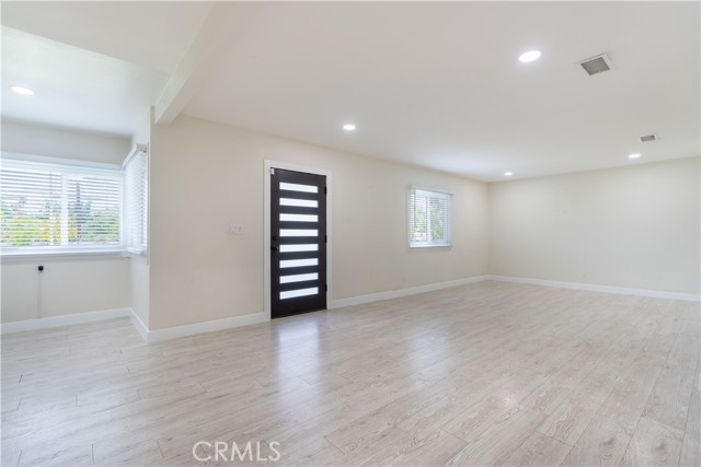 Detail Gallery Image 7 of 15 For 1142 Indian Hill Bld, Pomona,  CA 91767 - 3 Beds | 1 Baths