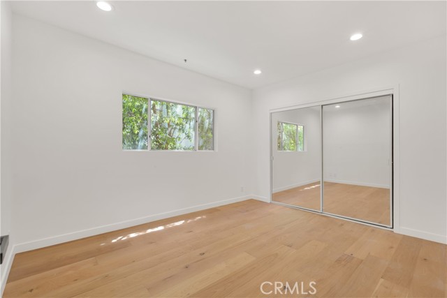1871 Greenfield Avenue, Los Angeles CA: https://media.crmls.org/medias/047bb49f-4ac9-45dc-bc95-5ff82dc73f11.jpg