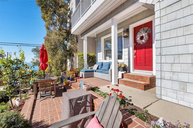 319 29th Street, Manhattan Beach, California 90266, 5 Bedrooms Bedrooms, ,3 BathroomsBathrooms,Residential,Sold,29th,SB22026167