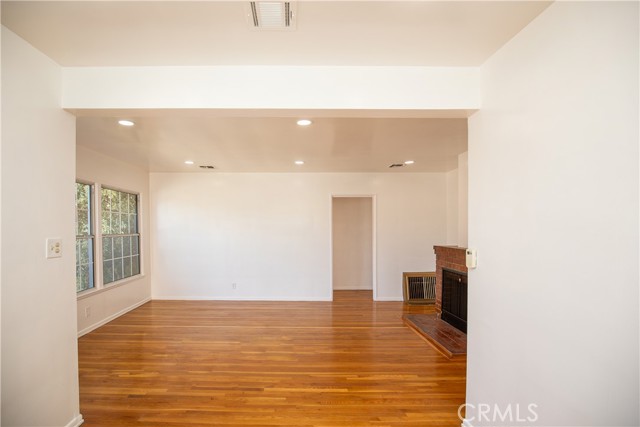 Detail Gallery Image 8 of 36 For 6105 Willowcrest, North Hollywood,  CA 91606 - 3 Beds | 2 Baths