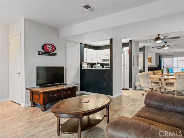 Detail Gallery Image 8 of 29 For 2403 Country, Santa Maria,  CA 93455 - 1 Beds | 1 Baths