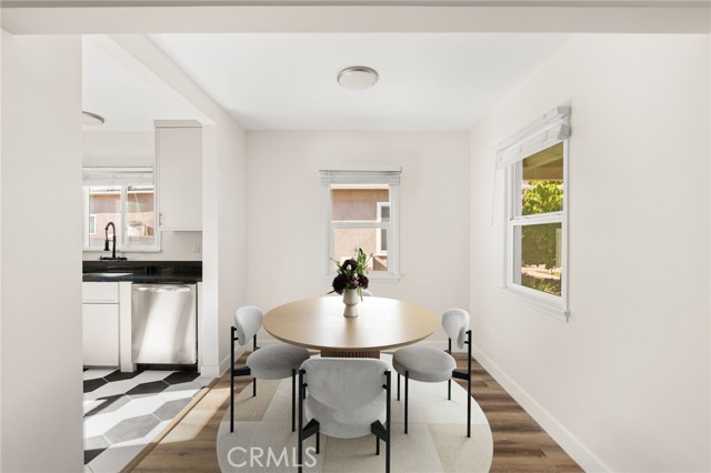 Detail Gallery Image 9 of 69 For 2151 Euclid Ave, Long Beach,  CA 90815 - 6 Beds | 5 Baths