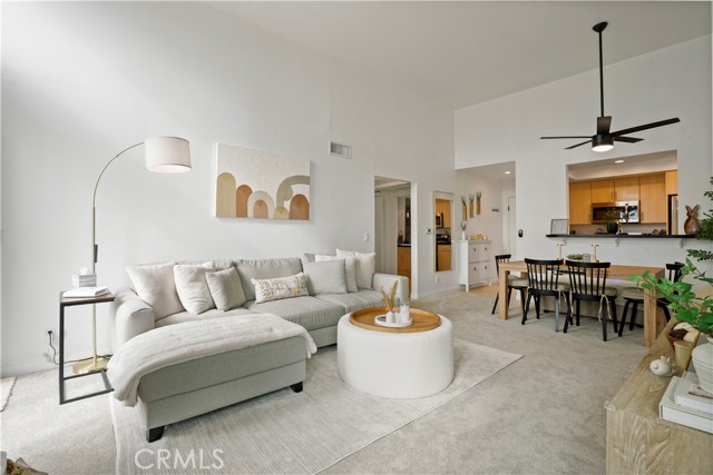 Detail Gallery Image 2 of 23 For 7826 Topanga Canyon Bld #301,  Canoga Park,  CA 91304 - 2 Beds | 2 Baths