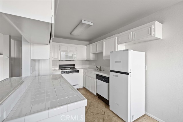 Detail Gallery Image 8 of 19 For 39237 10th #C,  Palmdale,  CA 93551 - 2 Beds | 2/1 Baths