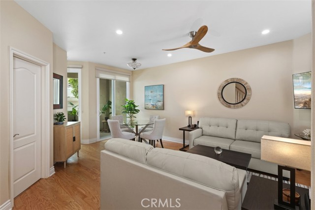 Detail Gallery Image 8 of 23 For 2101 E 15th St #7,  Newport Beach,  CA 92663 - 2 Beds | 1/1 Baths