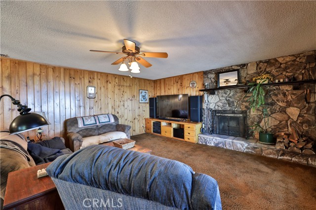 Detail Gallery Image 8 of 40 For 22972 Valley View Dr, Crestline,  CA 92325 - 4 Beds | 3 Baths