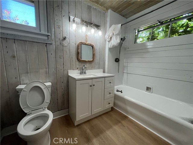 Detail Gallery Image 15 of 21 For 624 N Roxbury Dr, Beverly Hills,  CA 90210 - 4 Beds | 4 Baths