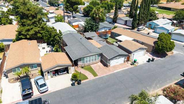 700 E Washington Street, Colton CA: https://media.crmls.org/medias/047fa17a-bf80-4f1e-8b6c-60b6c97c2e31.jpg