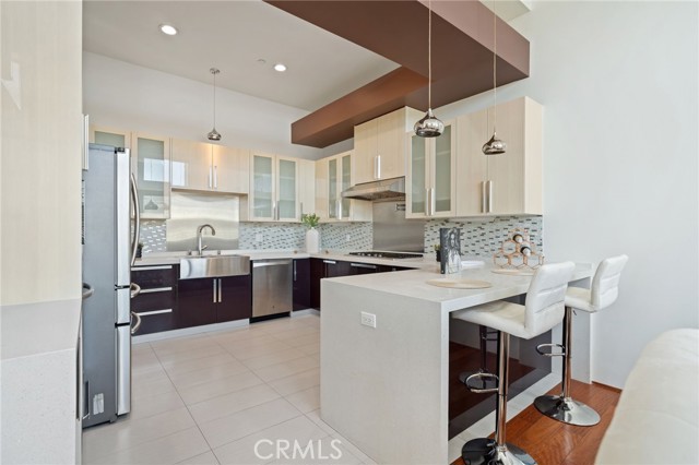 2623 Carnegie Lane, Redondo Beach CA: https://media.crmls.org/medias/0480398c-0319-4020-b269-8982df080fff.jpg