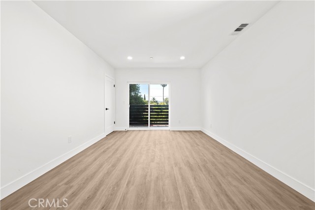 6704 1/2 Kester Avenue, Van Nuys CA: https://media.crmls.org/medias/04805706-775a-464b-8991-159b941c727d.jpg