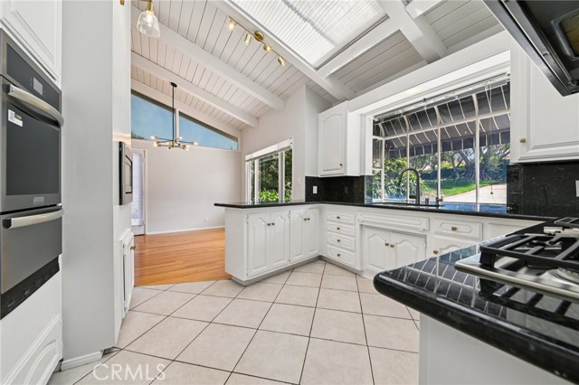 Detail Gallery Image 7 of 54 For 2415 via Sonoma, Palos Verdes Estates,  CA 90274 - 4 Beds | 3/1 Baths