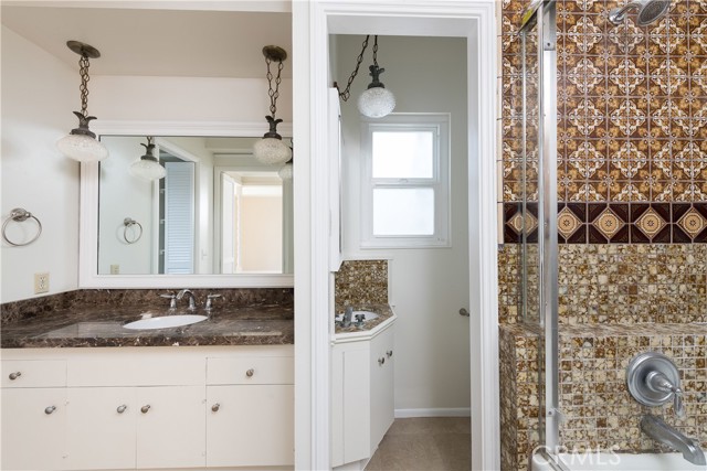 048061ad 8dd6 4067 8f98 Fe63dfc545eb