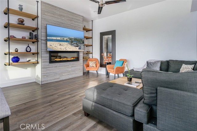 20121 Bushard Street, Huntington Beach CA: https://media.crmls.org/medias/0481eb1c-5772-4fb9-9652-4e575be6025c.jpg