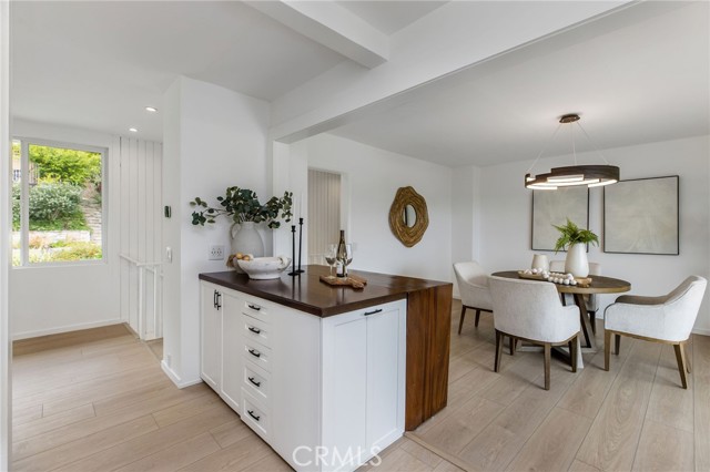1385 Terrace Way, Laguna Beach CA: https://media.crmls.org/medias/04823649-6fb1-4867-adae-140da120abf6.jpg