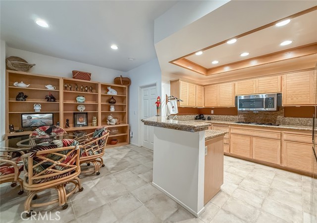 5700 Tanner Ridge Avenue, Westlake Village CA: https://media.crmls.org/medias/048253ea-8fdf-4a6b-a986-994baafc5391.jpg