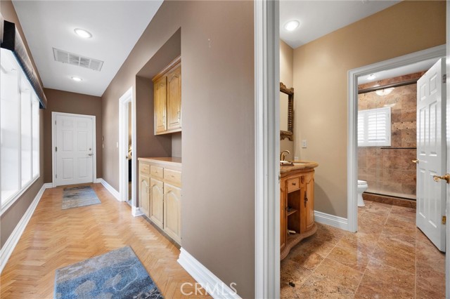 Detail Gallery Image 41 of 72 For 8905 Saint Cloud Ln, Bakersfield,  CA 93311 - 4 Beds | 4/1 Baths