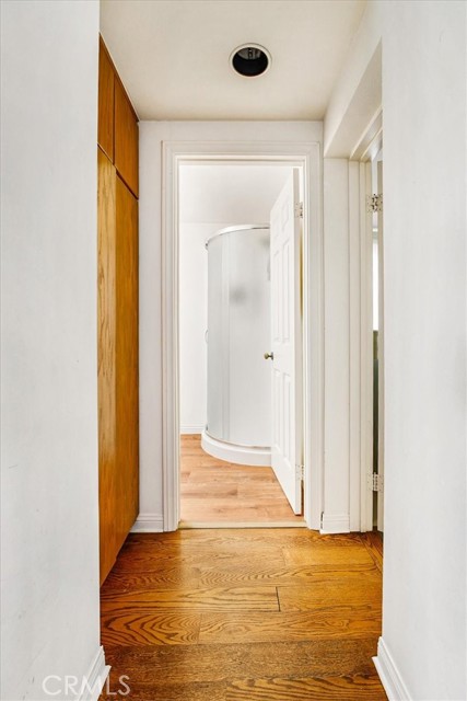 1078 Wykoff Way, Laguna Beach CA: https://media.crmls.org/medias/04830050-b739-468a-aac0-0d8307e5d439.jpg