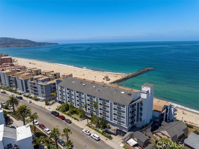 615 Esplanade, Redondo Beach, California 90277, 1 Bedroom Bedrooms, ,1 BathroomBathrooms,Residential,Sold,Esplanade,SB24012531