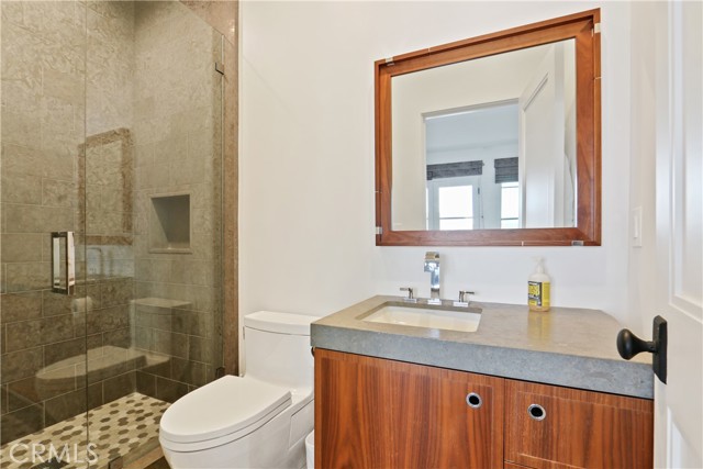 2215 Bayview Drive, Manhattan Beach, California 90266, 4 Bedrooms Bedrooms, ,3 BathroomsBathrooms,Residential,Sold,Bayview,SB21154345