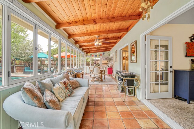 5223 Alhama Drive, Woodland Hills CA: https://media.crmls.org/medias/0484c72b-eb9f-406e-9241-683bcd277e80.jpg