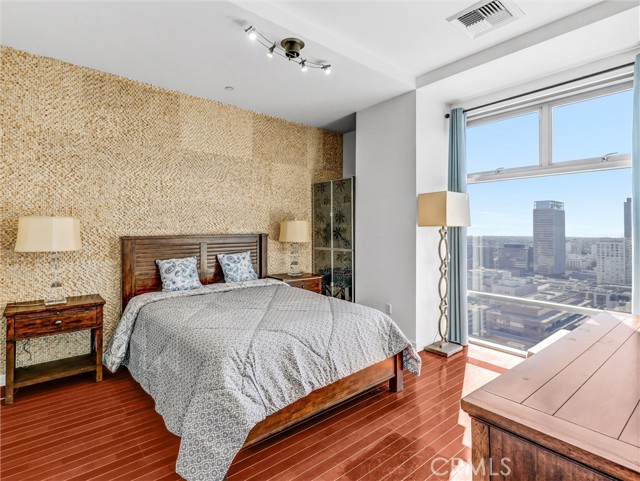 Detail Gallery Image 17 of 32 For 801 S Grand Ave #1812,  Los Angeles,  CA 90017 - 2 Beds | 2 Baths