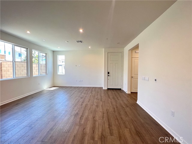 16036 Olivas Lane, Fontana CA: https://media.crmls.org/medias/04866842-c231-4192-811b-df8021047eed.jpg