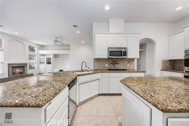 Detail Gallery Image 33 of 66 For 11208 Bright Water, Bakersfield,  CA 93311 - 4 Beds | 2/1 Baths