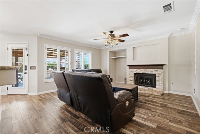 Detail Gallery Image 11 of 39 For 40125 Palmetto Dr, Palmdale,  CA 93551 - 4 Beds | 2/1 Baths