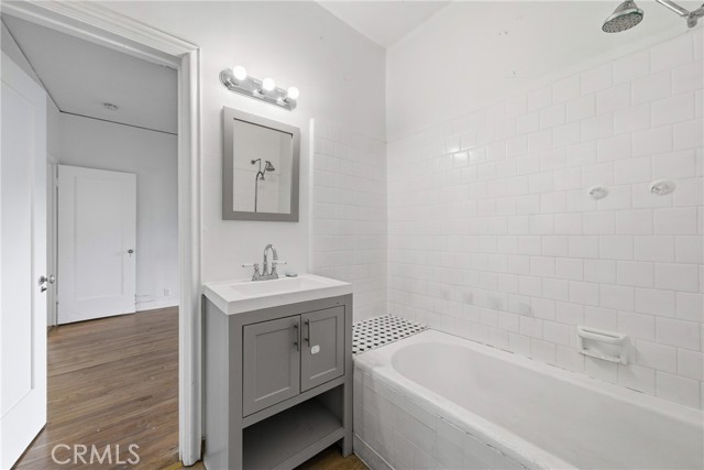 Detail Gallery Image 15 of 32 For 929 Descanso Dr, La Canada Flintridge,  CA 91011 - 3 Beds | 2 Baths