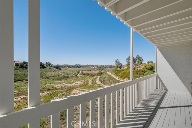 Detail Gallery Image 7 of 32 For 745 Domingo #4,  Newport Beach,  CA 92660 - 2 Beds | 2 Baths