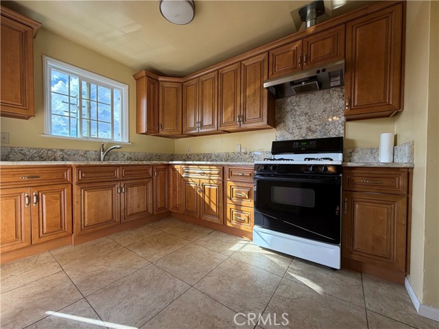 Front Image Thumbnail for CRSR25266230